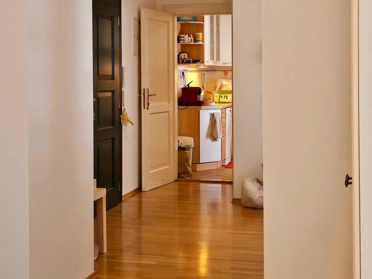 Laxmi Happy Home In Historical Prague Exterior photo